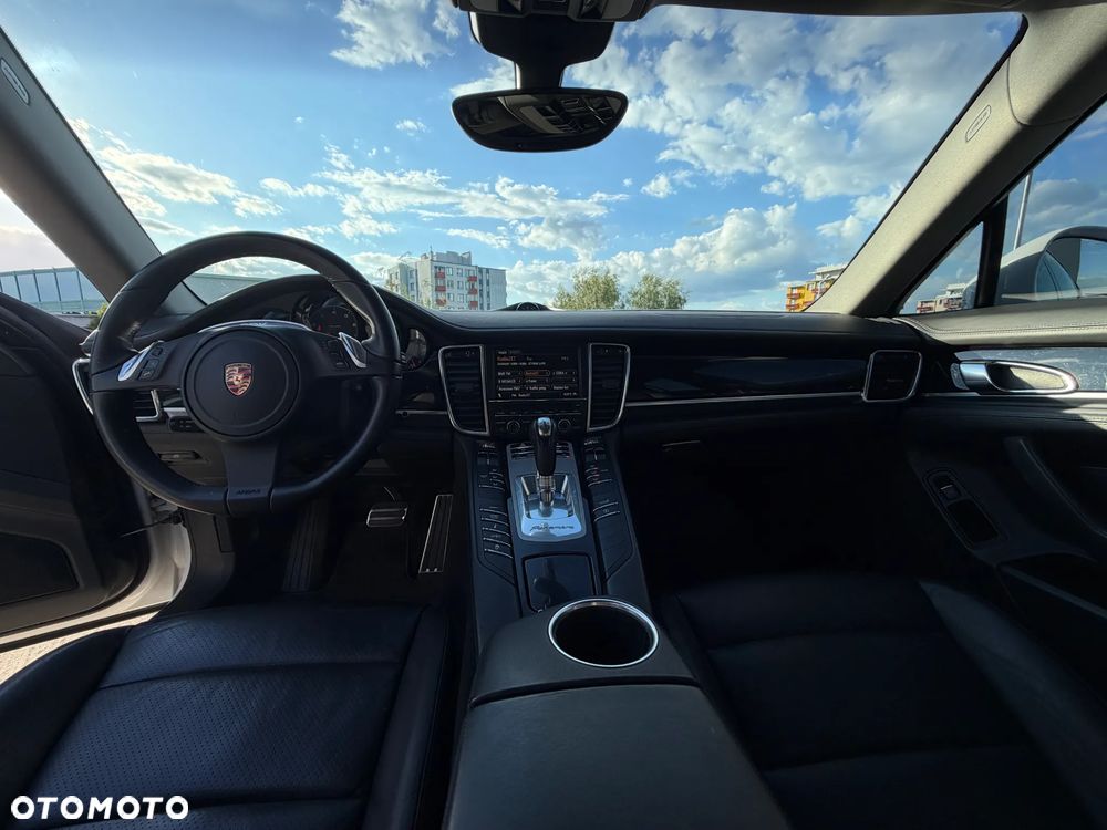 Porsche Panamera 4 PDK Platinum Edition - 14