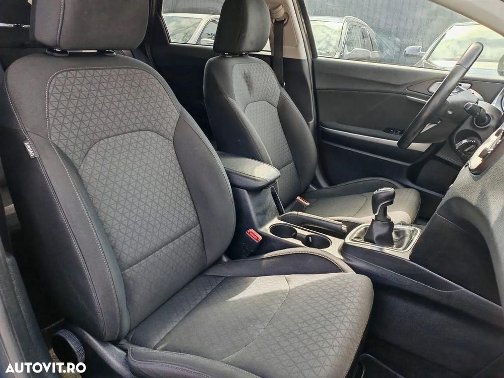 Kia Ceed - 6