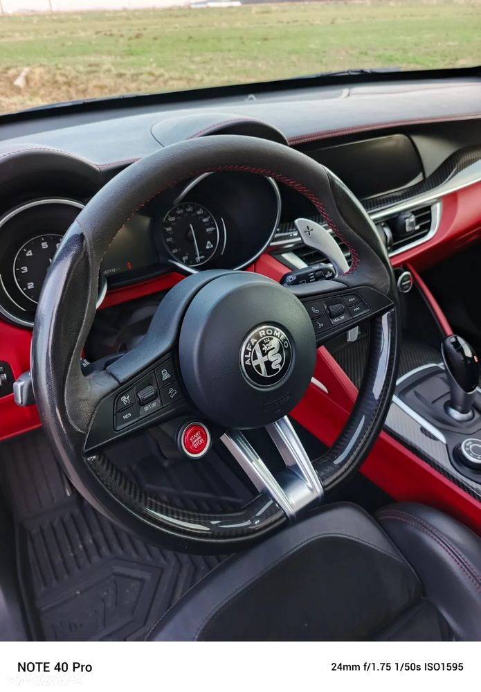 Alfa Romeo Stelvio V6 2.9 Bi-Turbo AT8-Q4 Quadrifoglio - 13