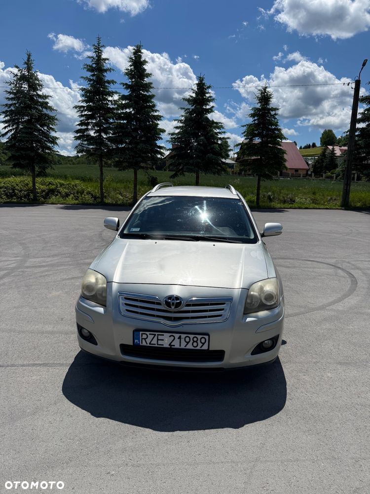 Toyota Avensis 1.8 VVT-i - 1