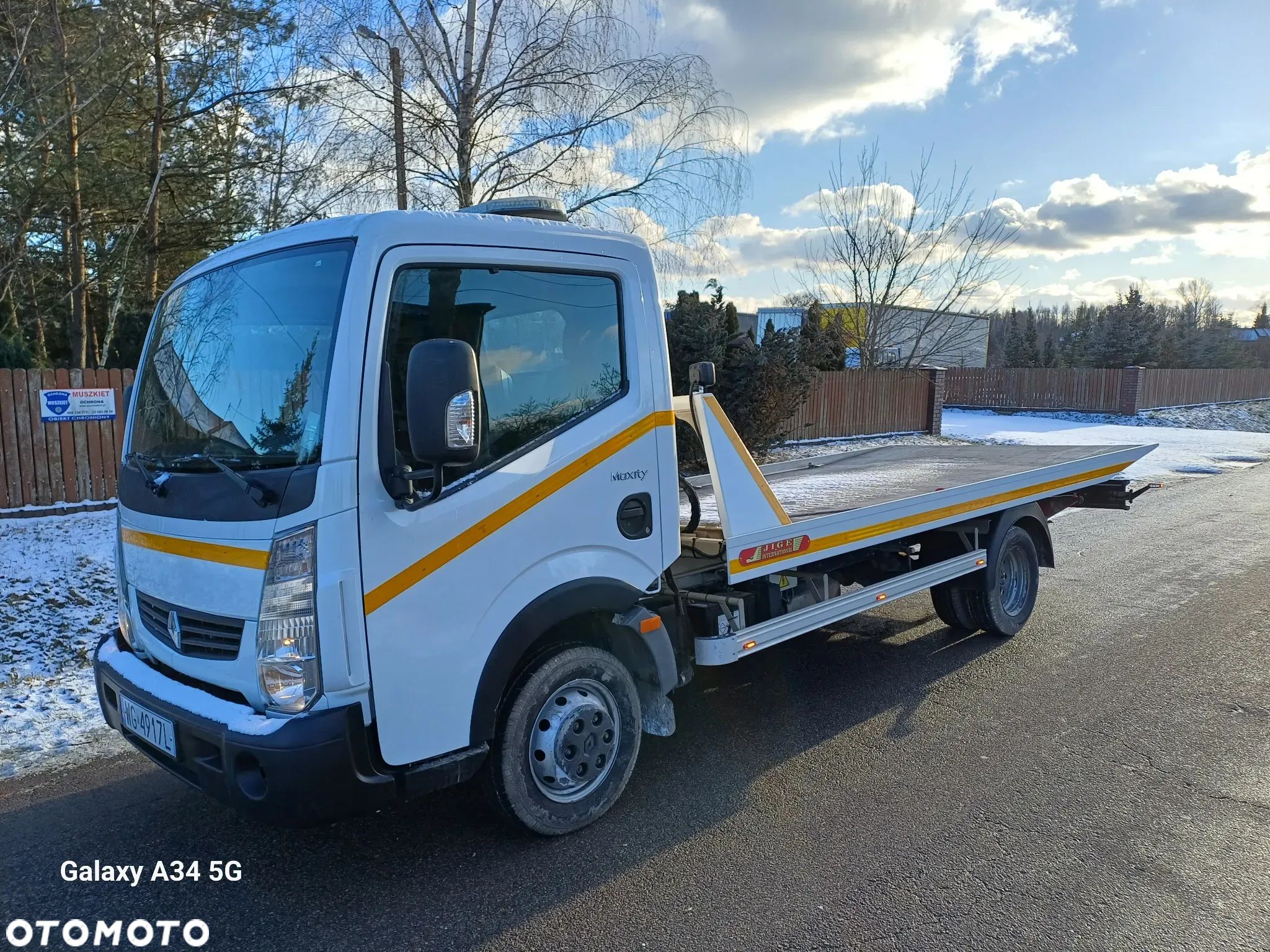 Renault Maxity - 1
