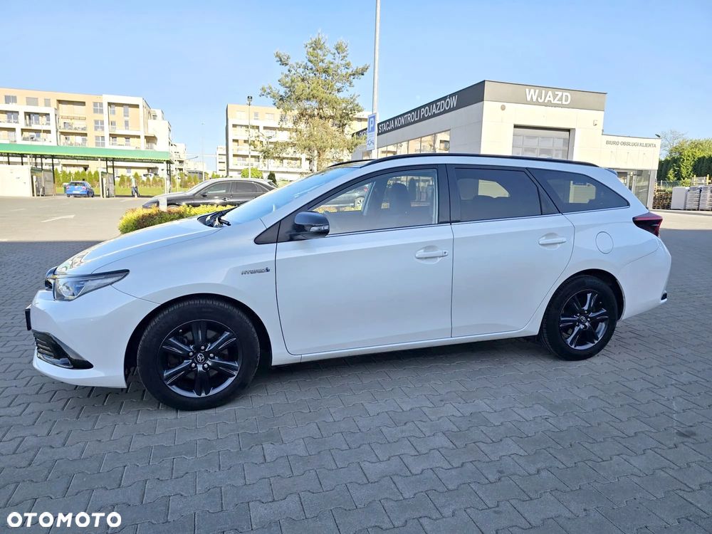 Toyota Auris Hybrid 135 Prestige - 12