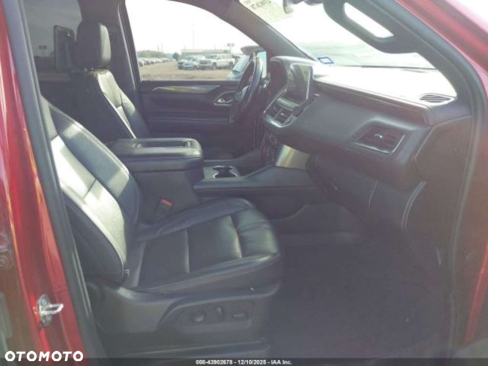 Chevrolet Suburban - 9