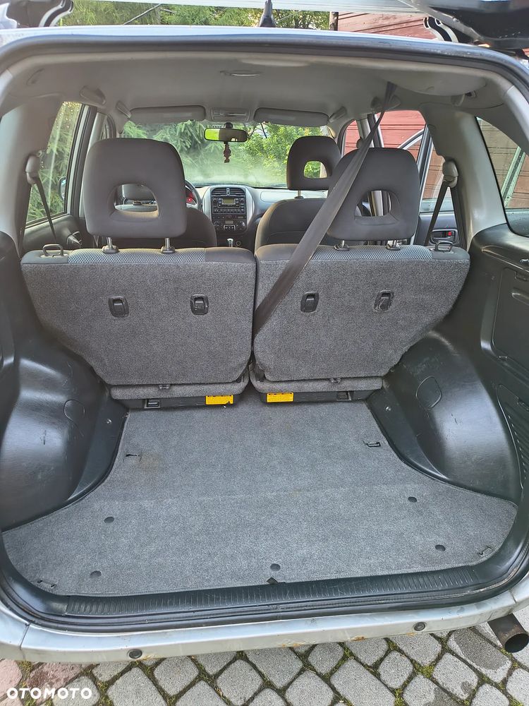 Toyota RAV4 2.0 D-4D 4x4 - 11