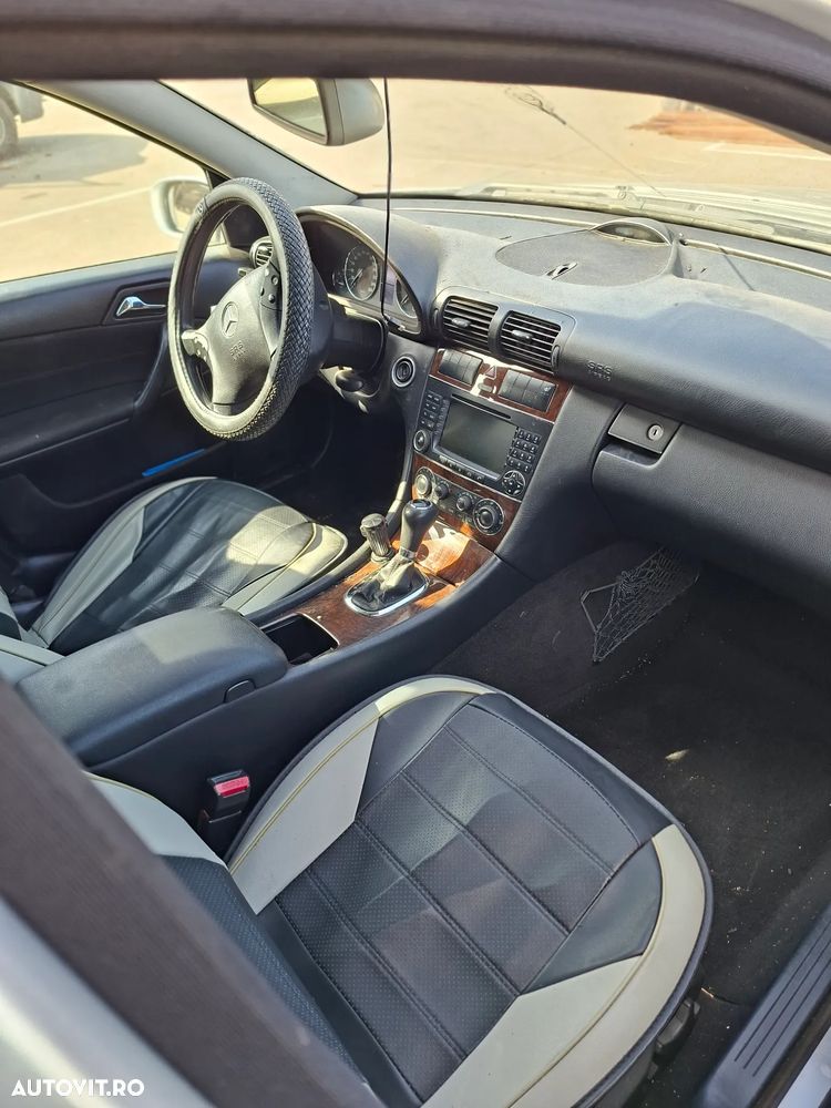Dezmebres Mercedes C - 3