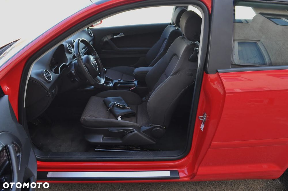 Audi A3 3-drzwiowe 2.0 FSI Attraction - 20