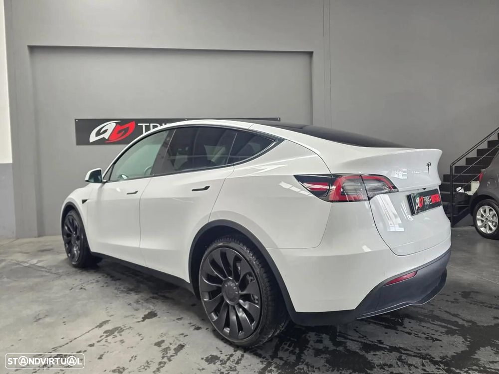 Tesla Model Y Long Range Dual Motor AWD - 8