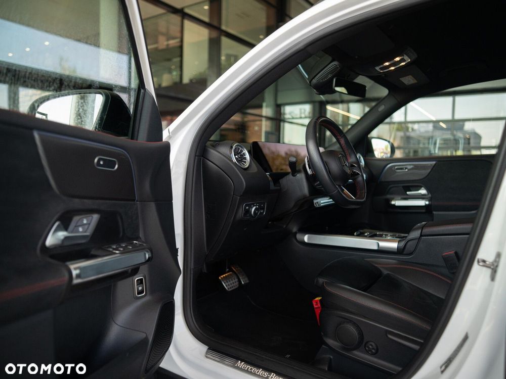 Mercedes-Benz GLB 220 mHEV 4-Matic AMG Line 8G-DCT - 10