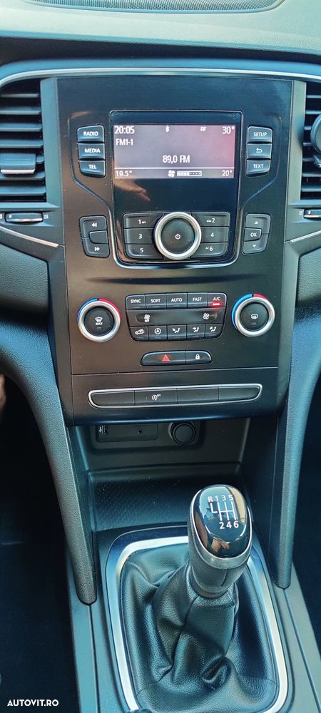 Renault Megane TCE 140 GPF Zen - 6