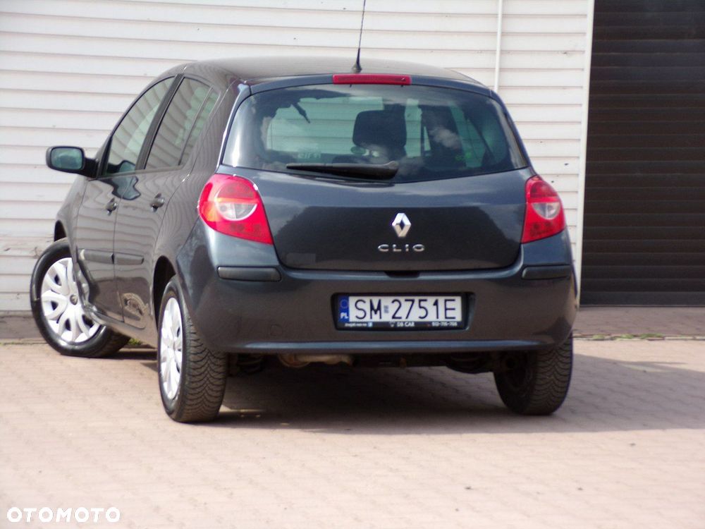 Renault Clio - 12