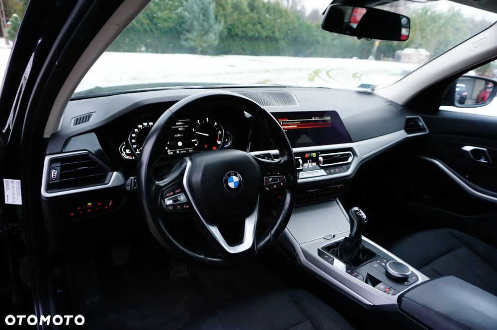 BMW Seria 3 318d Advantage - 23