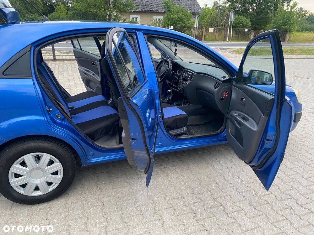 Kia Rio - 12