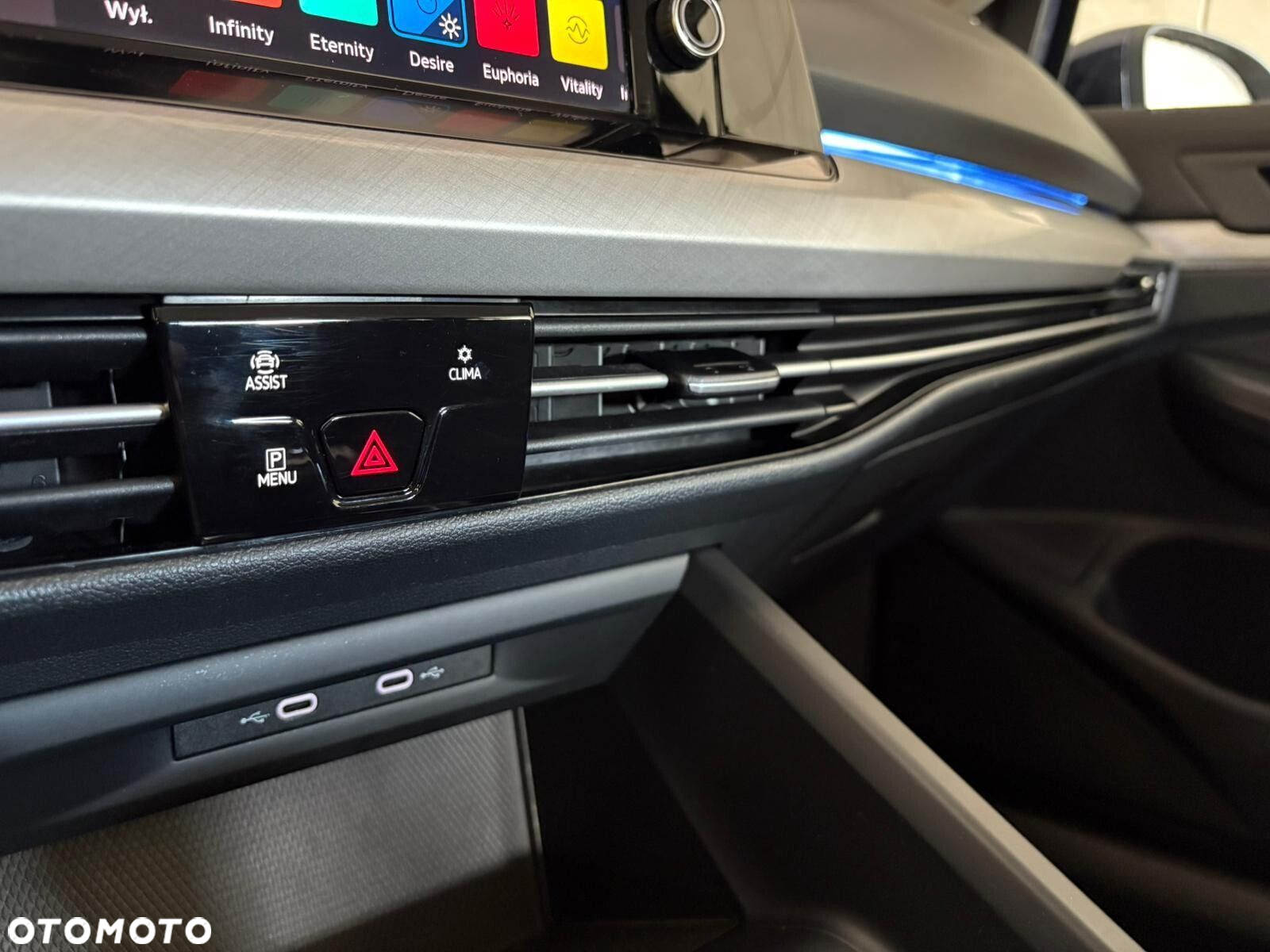 Volkswagen Golf - 25