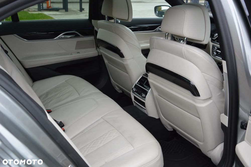BMW Seria 7 730d xDrive sport - 29