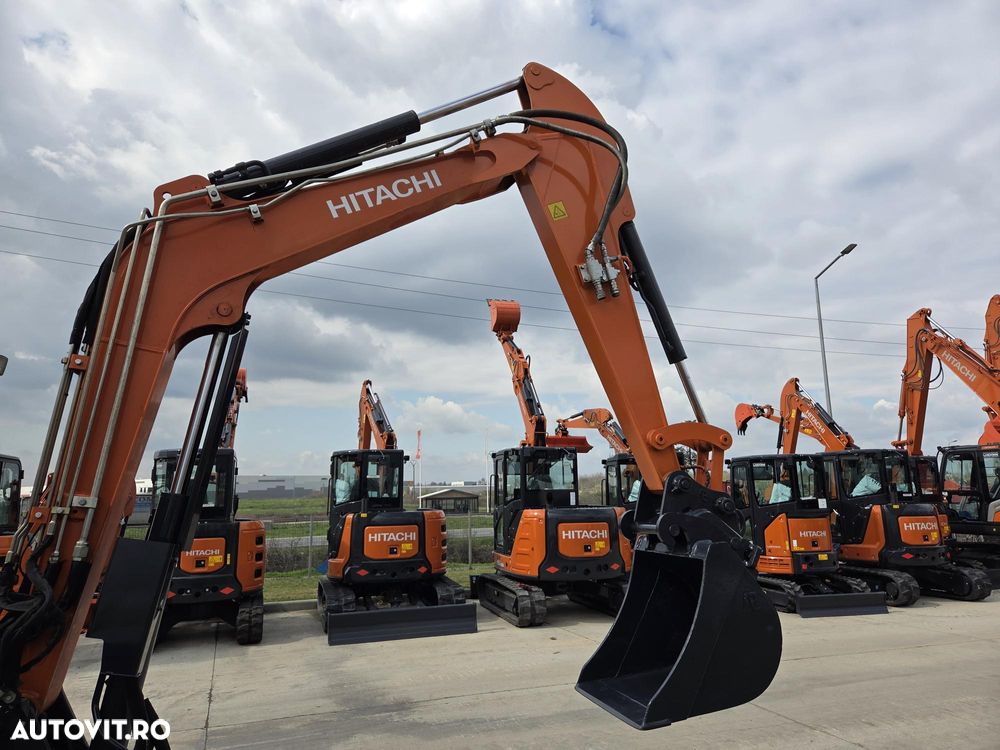 Hitachi ZX55, 5t, 2020, 2.189h, CUPLA RAPIDA HIDRAULICA+3 CUPE, senile cauciuc NOI, inst picon pe brate, inst rotire pe brate, LAMA NIVELARE, ad sapare 5m, latime 2m, ridica 3,2t, Aer cond, posibilitate leasing, STARE FOARTE BUNA-PROMOTIE 41.900 EUR+Tva - 20