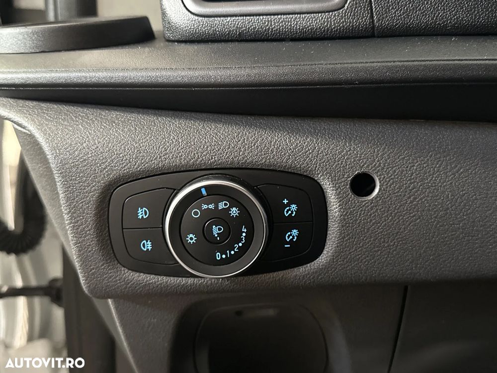 Ford Tourneo - 17