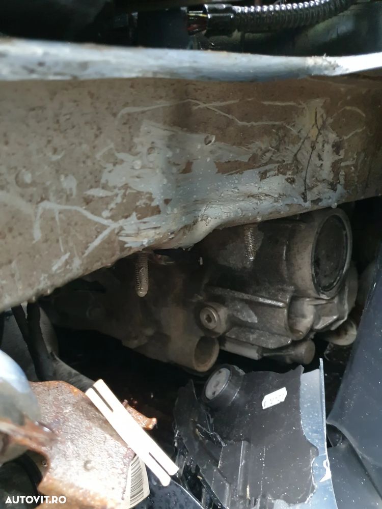 Volkswagen Passat 2.0 TDI 4Motion BlueMotion Technology Comfortline - 8