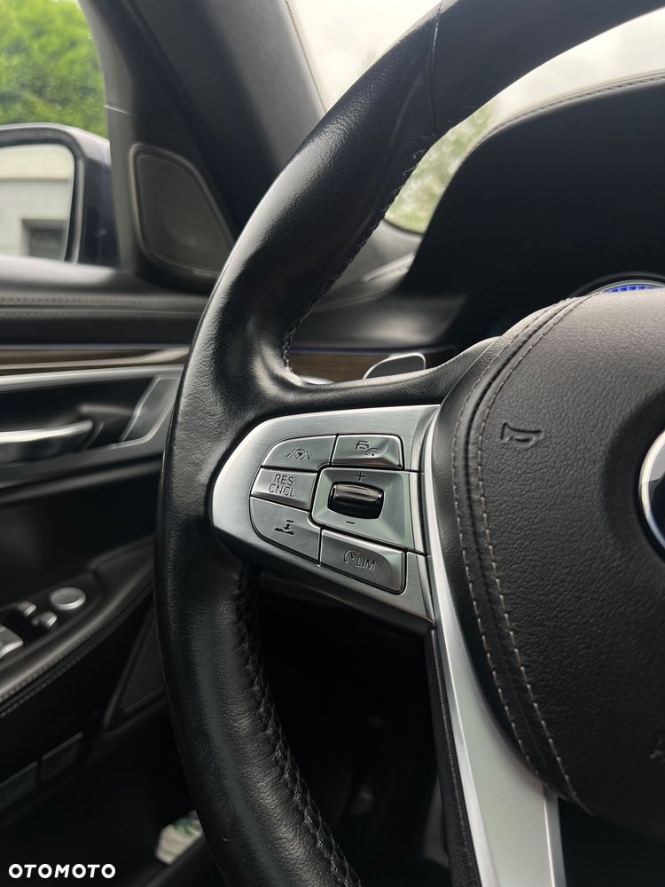 BMW Seria 7 750d xDrive - 26