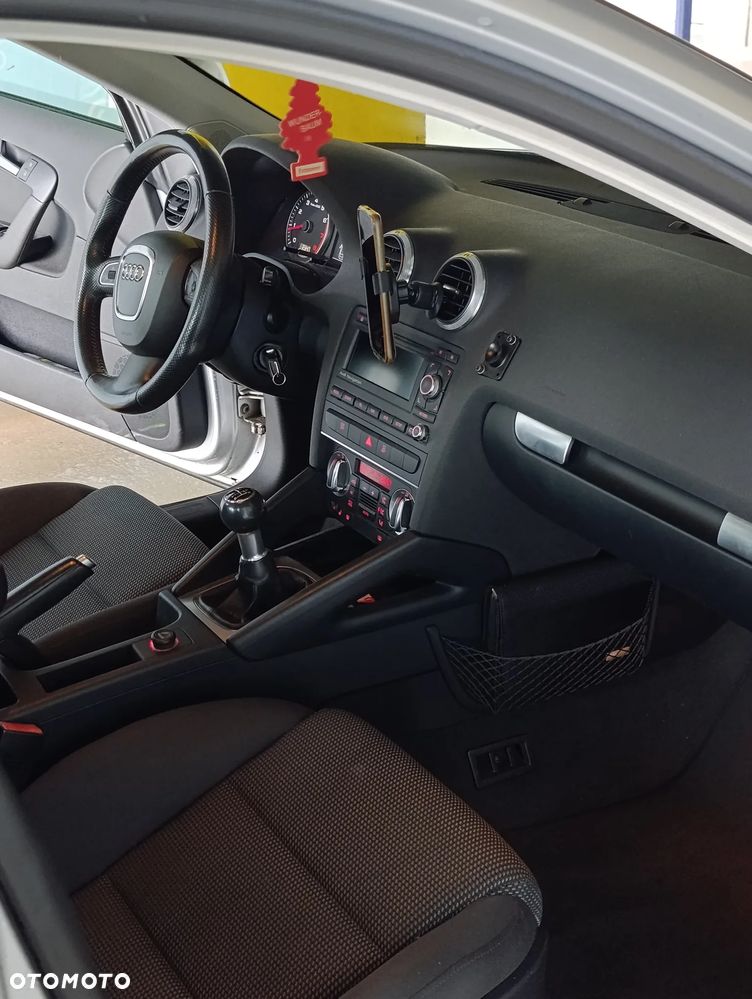 Audi A3 Sportback 1.8 TFSI Ambiente - 13