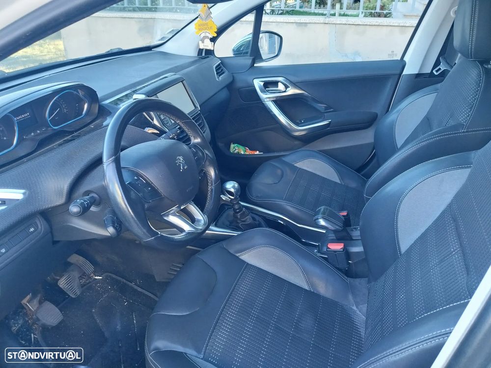 Peugeot 2008 1.6 e-HDi Allure - 11