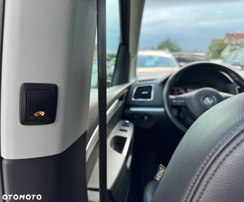 Volkswagen Sharan 2.0 TDI 4Motion BlueMotion Technology Highline - 24