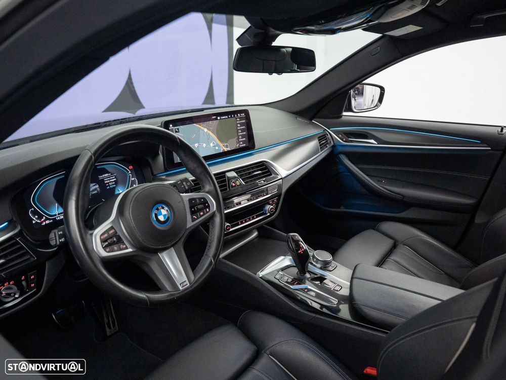 BMW 520 e Pack M - 15
