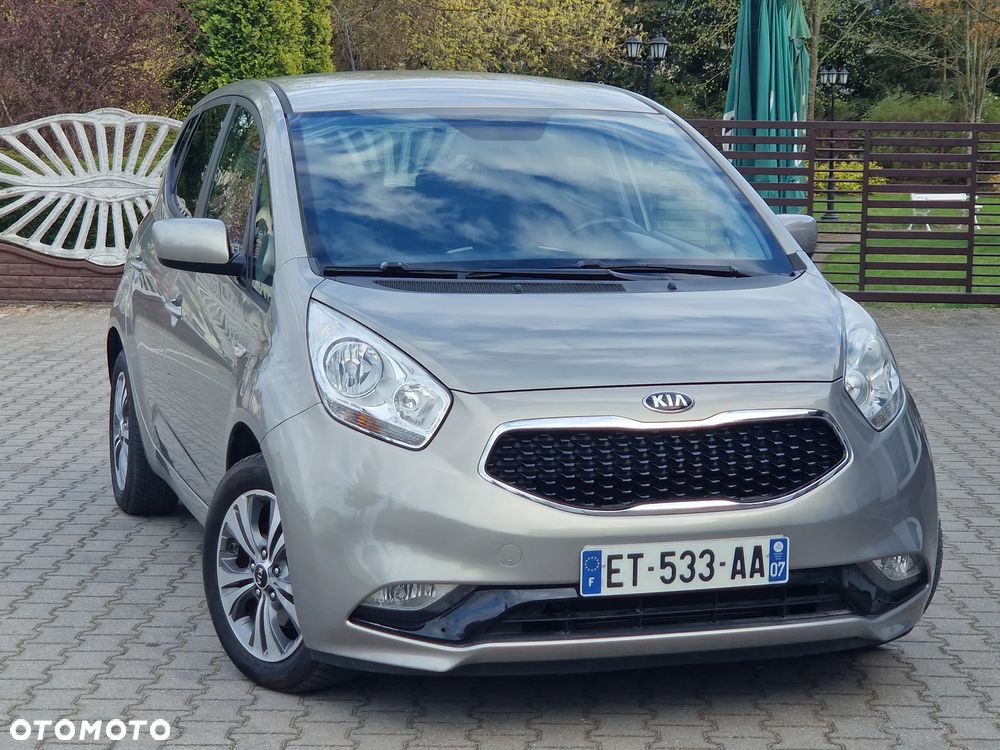 Kia Venga - 10