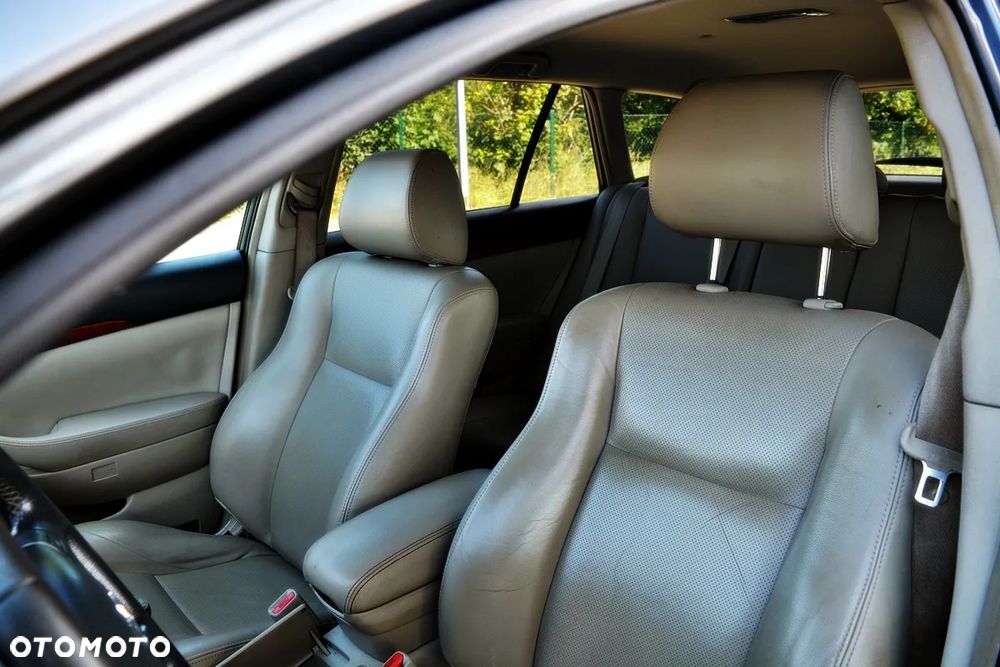 Toyota Avensis 2.2 D-4D Sol - 7