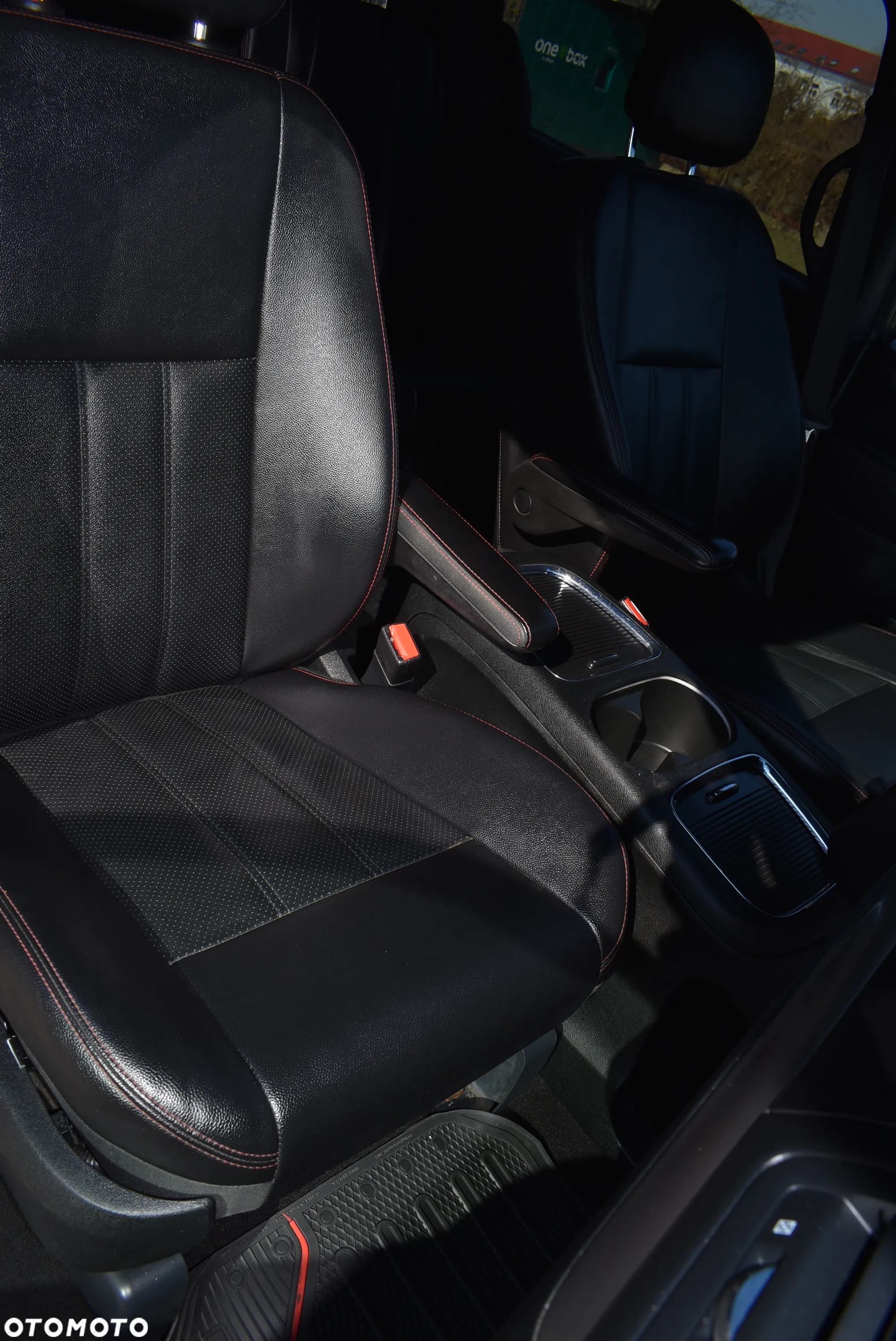 Dodge Grand Caravan 3.6 R/T - 21