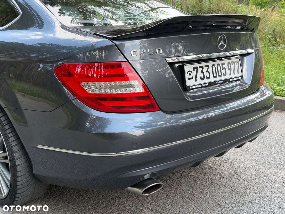 Mercedes-Benz Klasa C 250 CGI BlueEff - 22