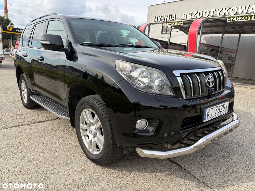 Toyota Land Cruiser 2010 photo 2