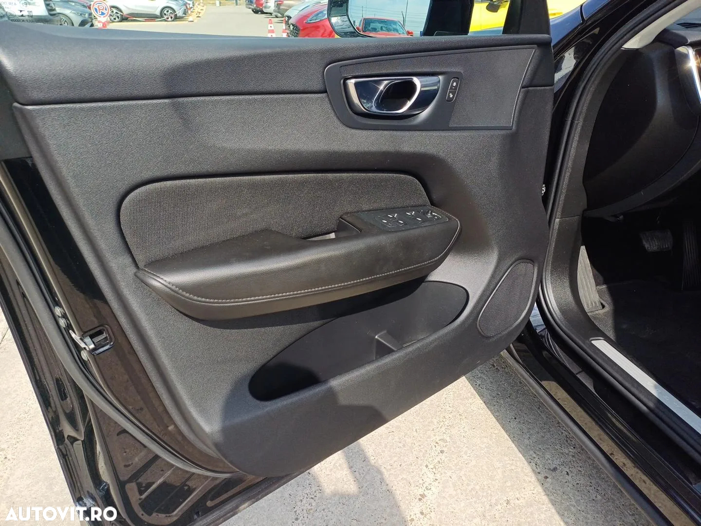 Volvo XC 60 B4 D AWD Geartronic Momentum - 9