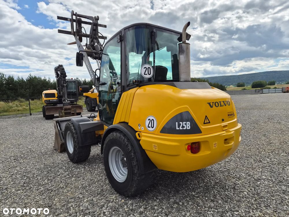 Volvo L25B - 3
