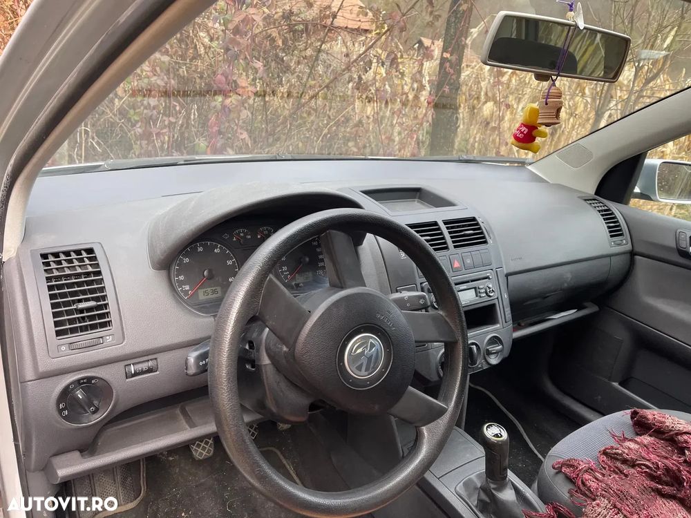 Volkswagen Polo 1.2 Attractive - 4