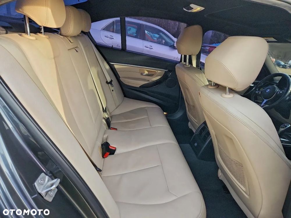 BMW Seria 3 330i Edition M Sport Shadow - 9