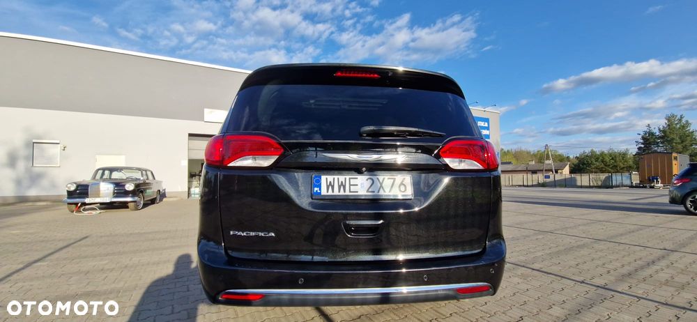 Chrysler Pacifica - 9