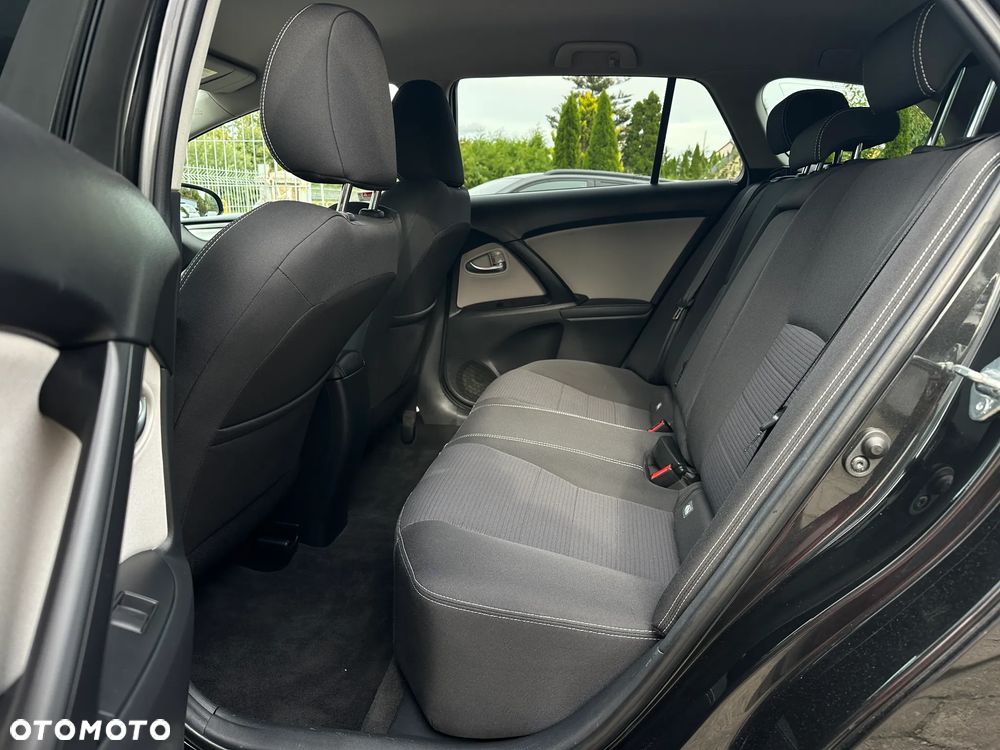 Toyota Avensis Touring Sports 1.8 Team Deutschland - 11