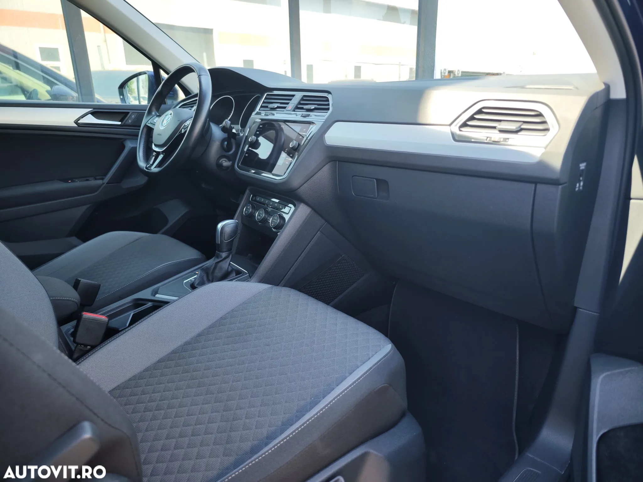Volkswagen Tiguan 2.0 TDI DSG Base - 11