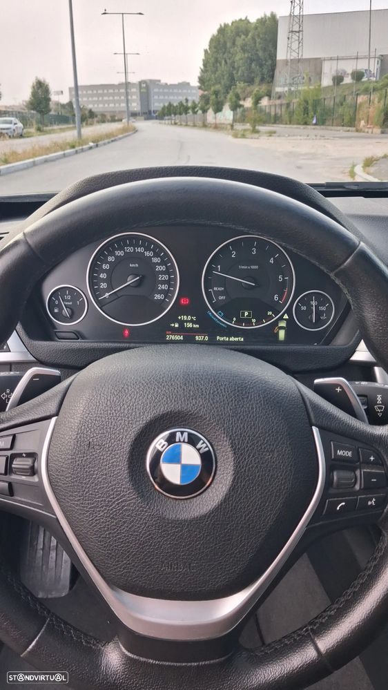 BMW 320 d Auto Line Luxury - 27