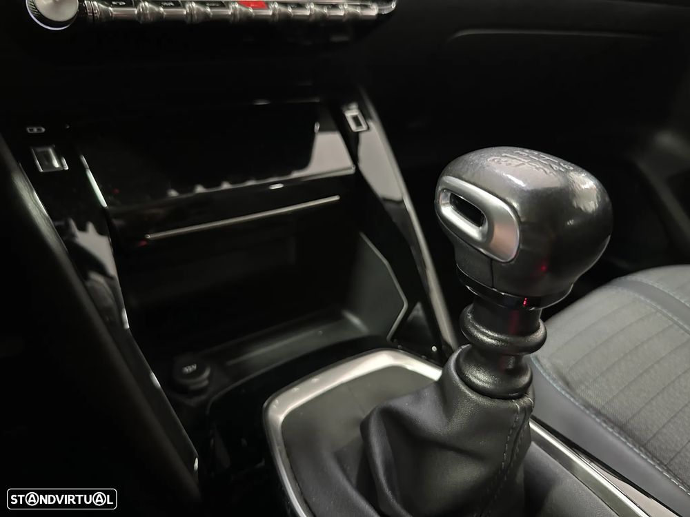 Peugeot 208 1.2 PureTech Allure Pack - 31