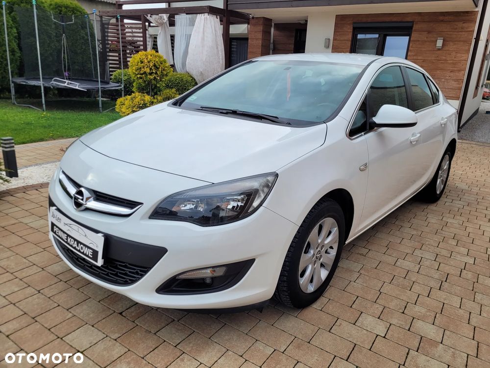Opel Astra IV 1.4 T Business EU6 - 3