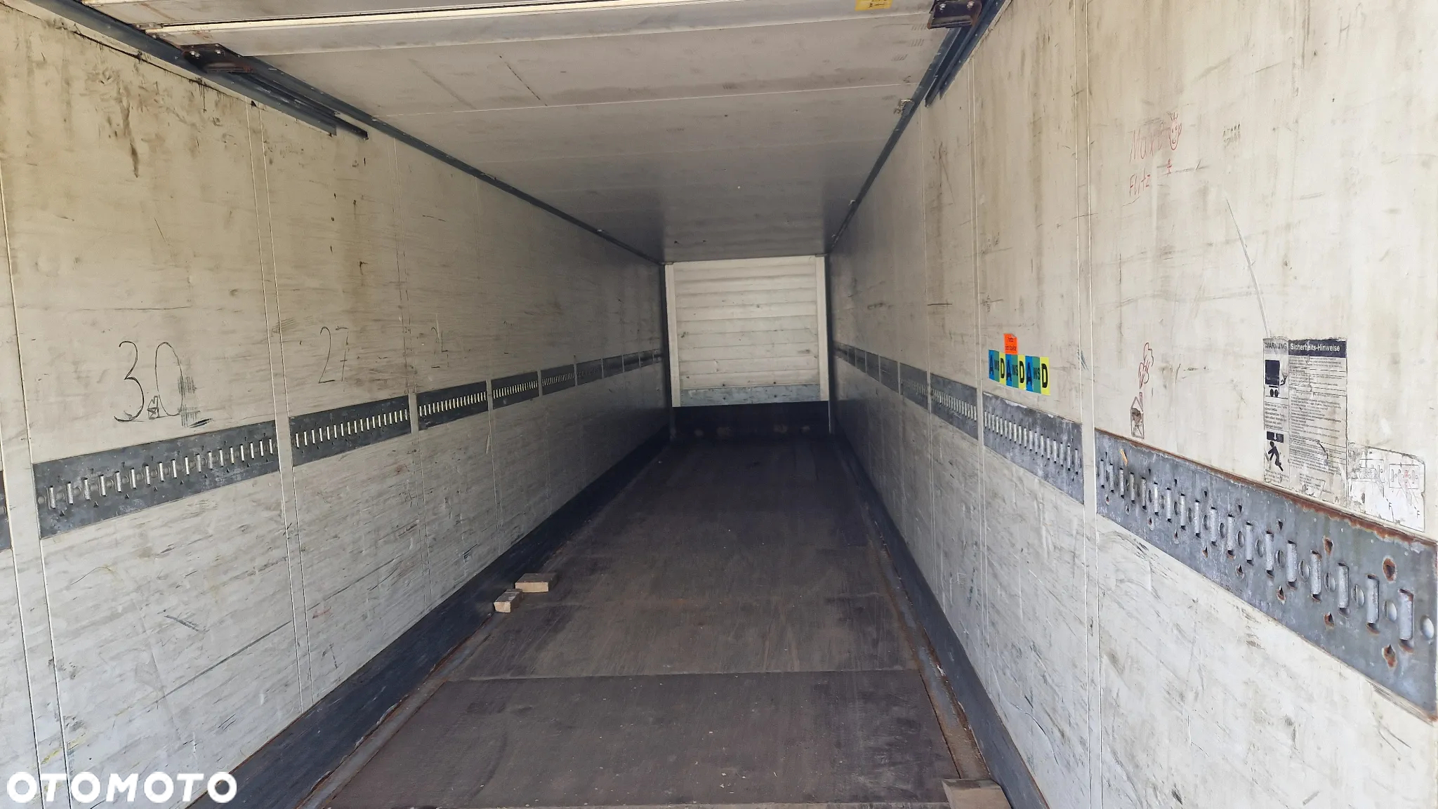 Schmitz Cargobull Kontener izoterma z Roletą z Niemiec - 7