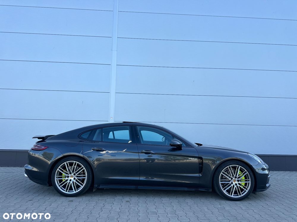 Porsche Panamera 4 E-Hybrid Platinum Edition - 12