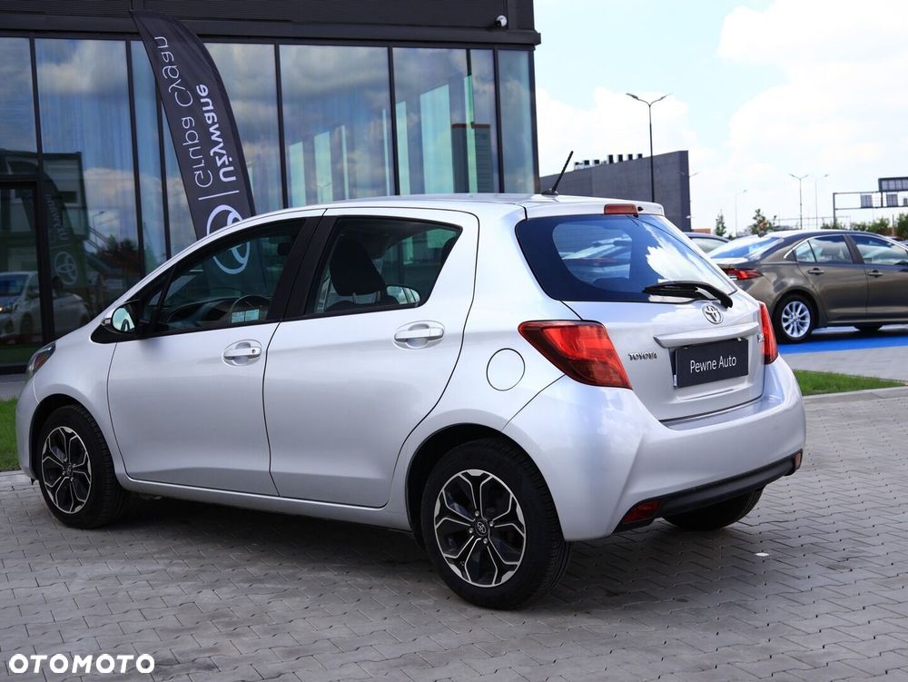Toyota Yaris 1.33 Premium - 6