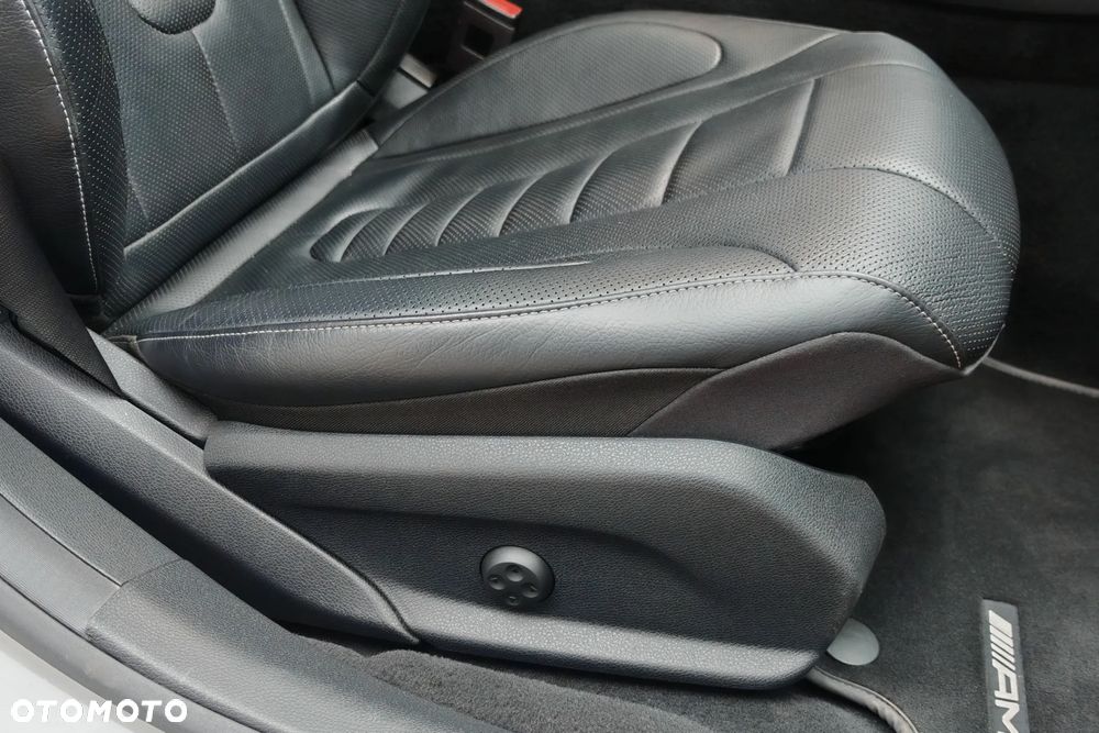 Mercedes-Benz CLS 220 d AMG - 24