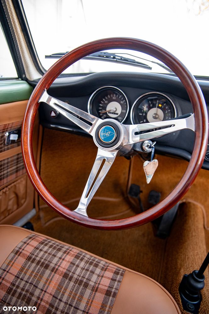 Volkswagen Karmann Ghia - 15