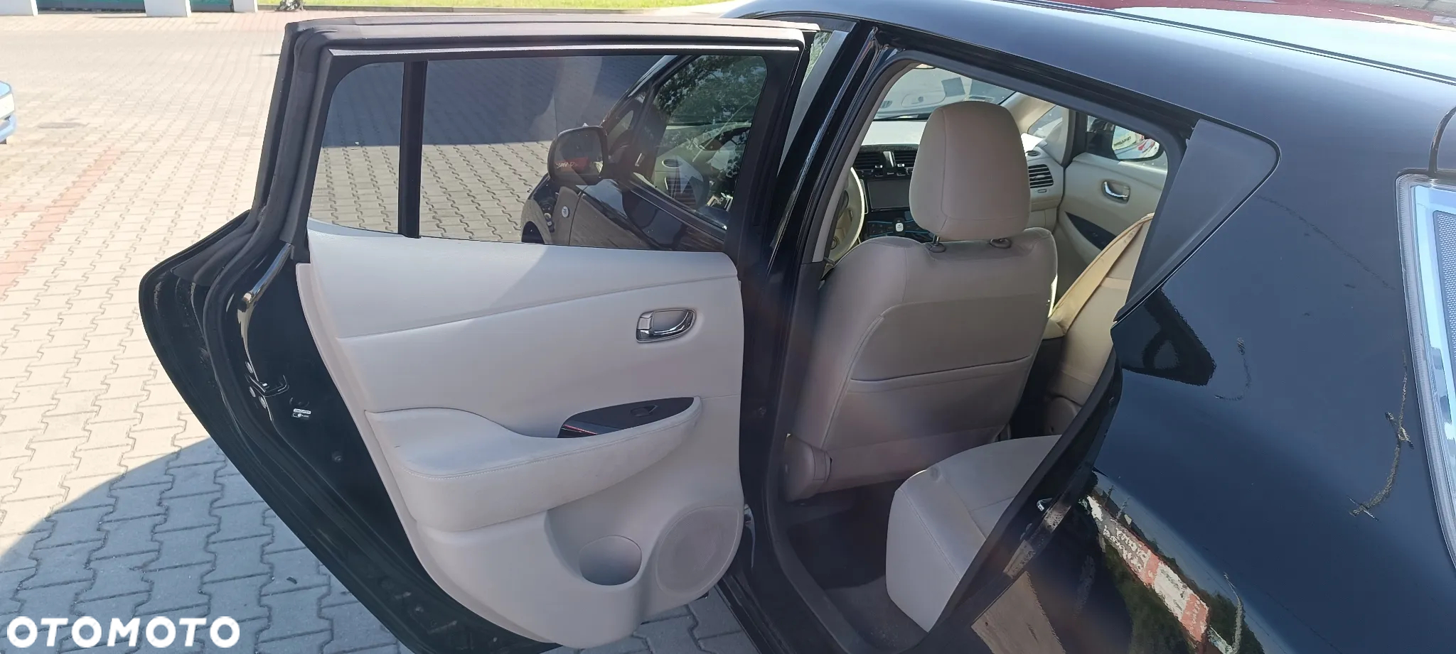 Nissan Leaf Standard - 22