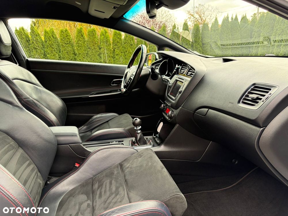 Kia ProCeed Pro_cee'd 1.6 T-GDI GT L - 28