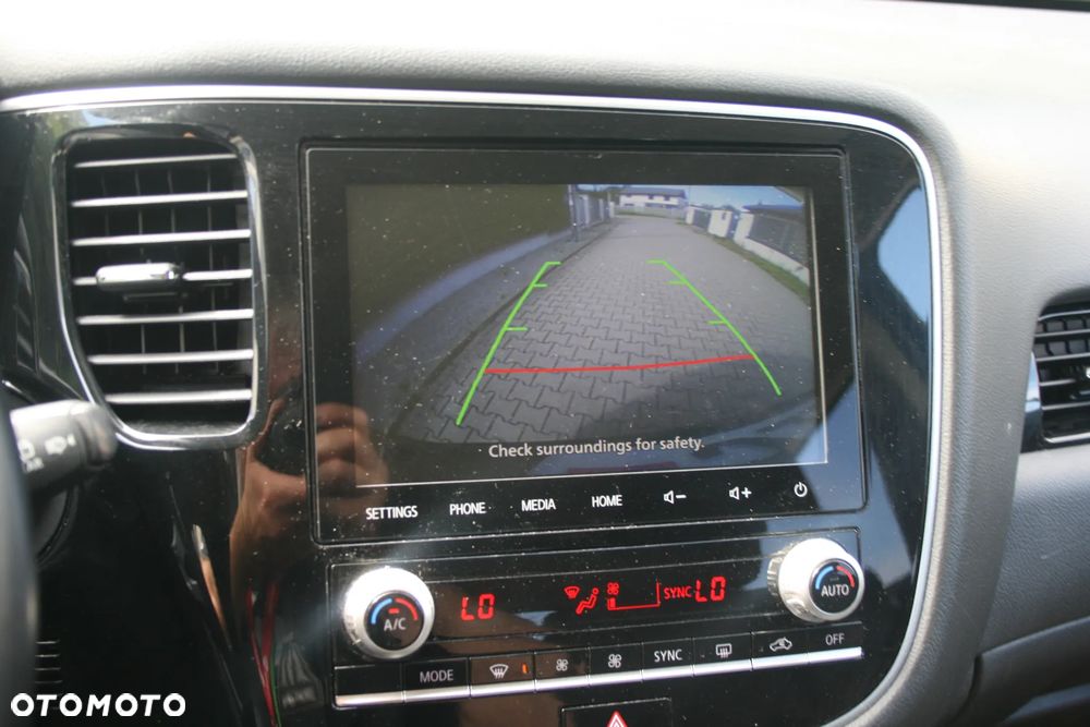 Mitsubishi Outlander Intense + - 29