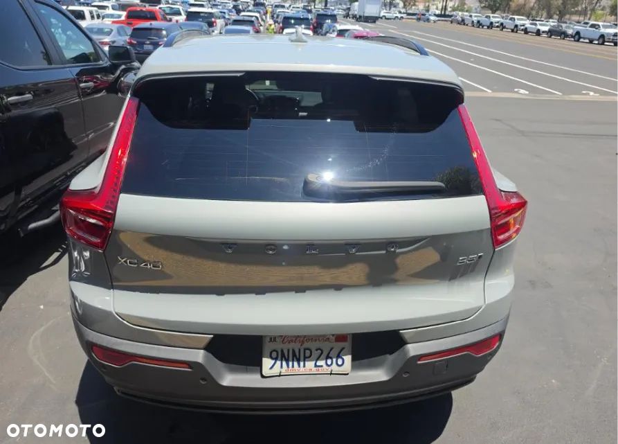 Volvo XC 40 B5 AWD Ultimate Dark - 6